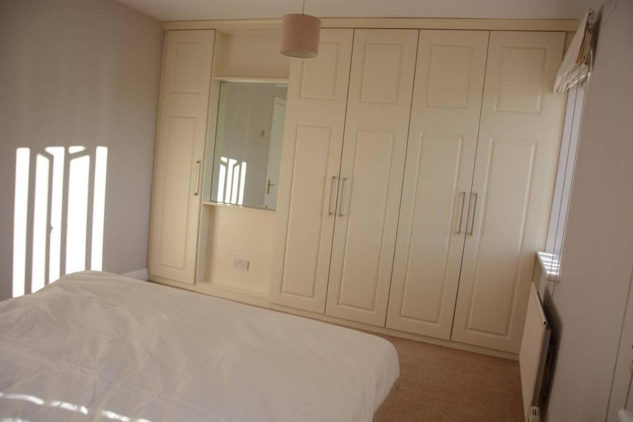 Modern 3 Bedroom House Near The Sea Vakantiehuis *